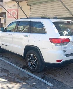 جیپ گراند شیرۆکی